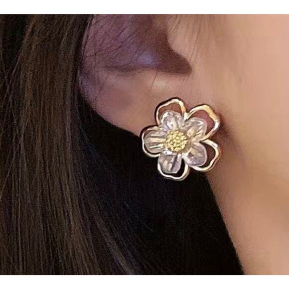 Flower Stud Earrings - Picture 2 of 2